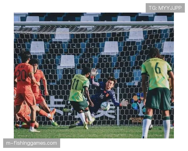 亚特兰大上半场即完成15次射门，但都灵门将米林科维奇-萨维奇高接低挡力保球门不失